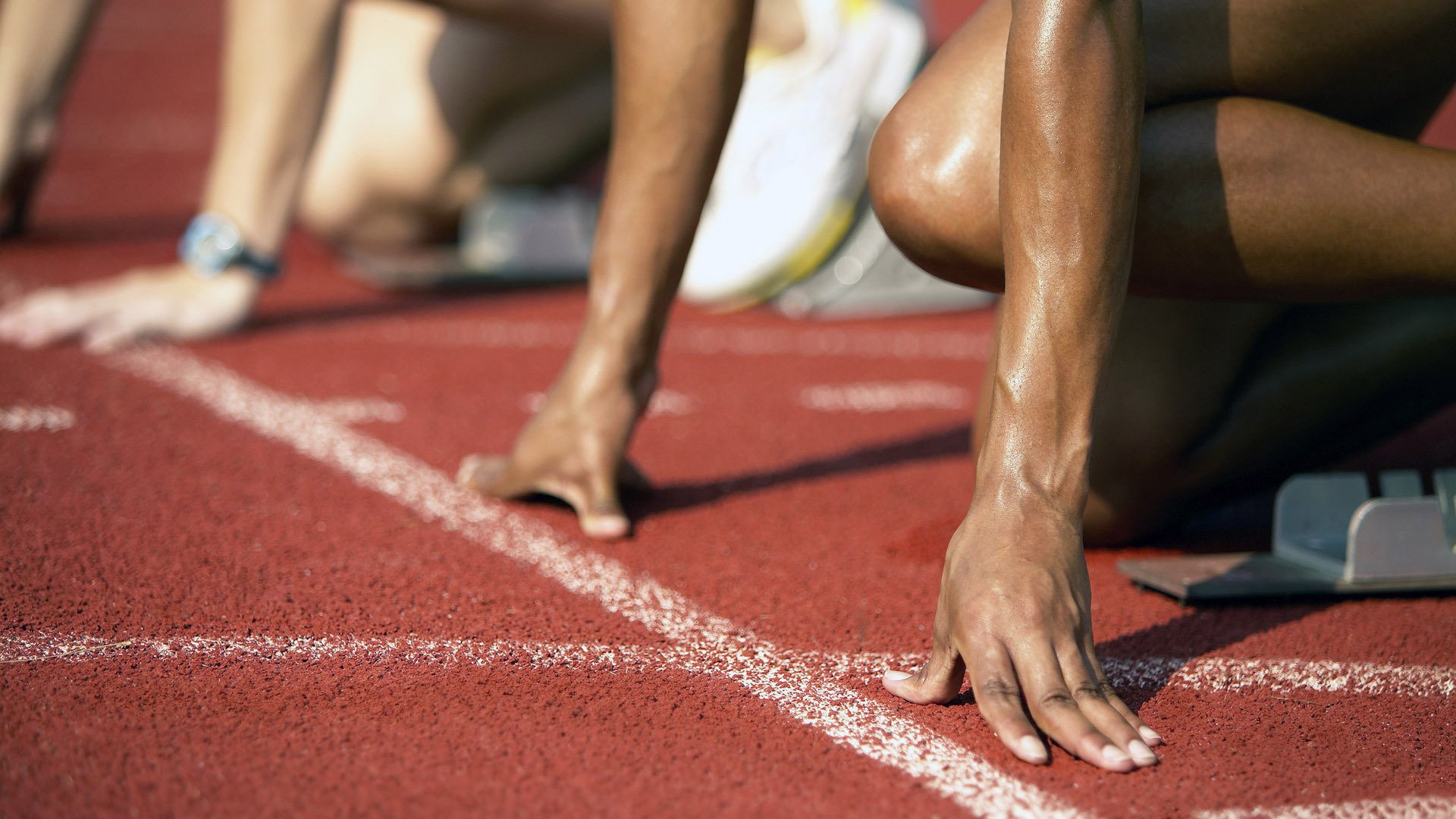 地区篮球联赛火热进行，推动地区体育产业发展，地方篮球协会简介